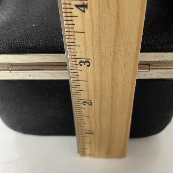 Satin evening purse, unbranded - Picture 8 of 8